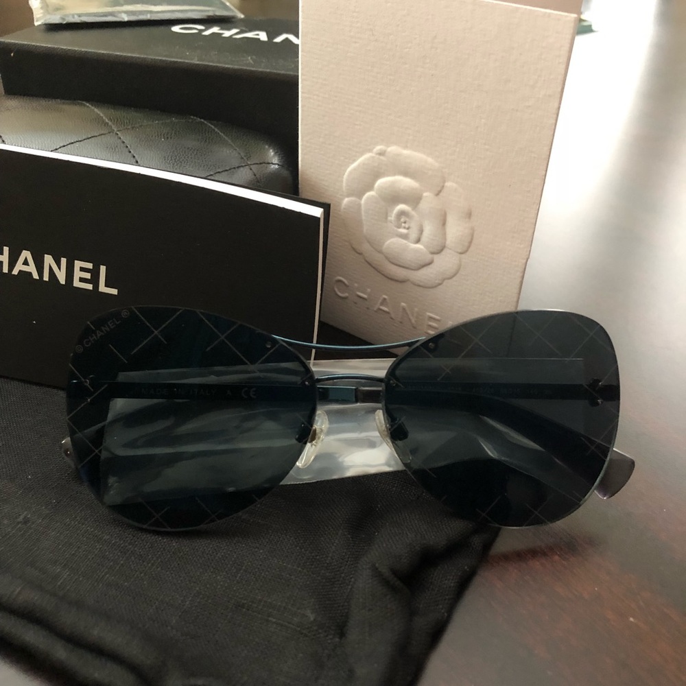 Authentic Chanel Blue Pilot Quilt Sunglasses - Picture 7 of 8